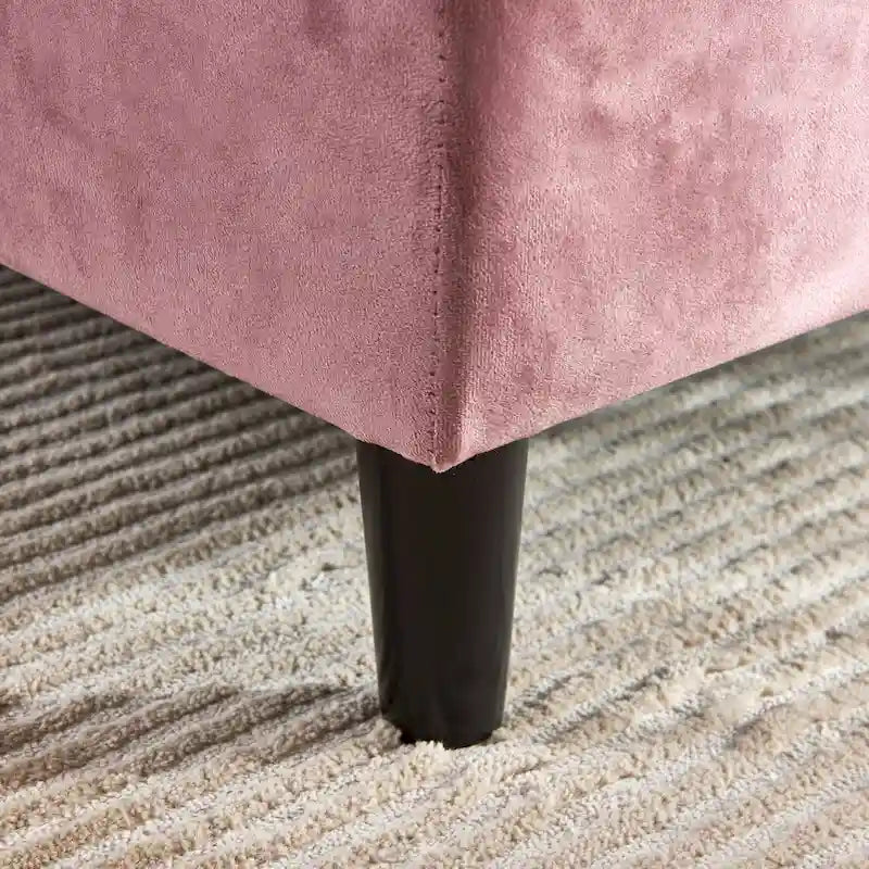 Chaise longue capitonnée en velours rose 64