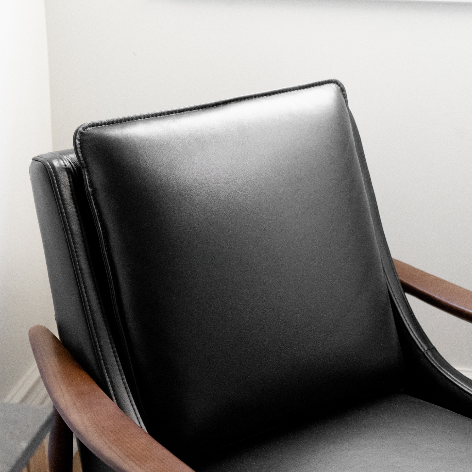 Mid-Century Leather Lounge Chair