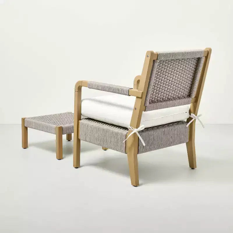 Chaise de patio et ottoman en bois et corde - Hearth & Hand™ avec Magnolia : Résistante aux intempéries, style maison de campagne