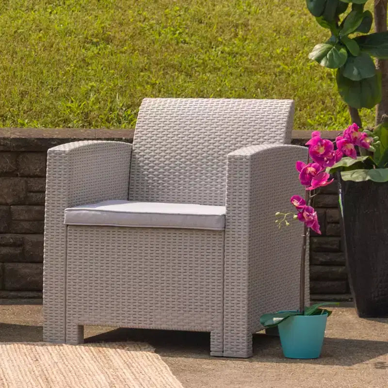 Chaise en rotin synthétique Flash Furniture avec coussin tout temps