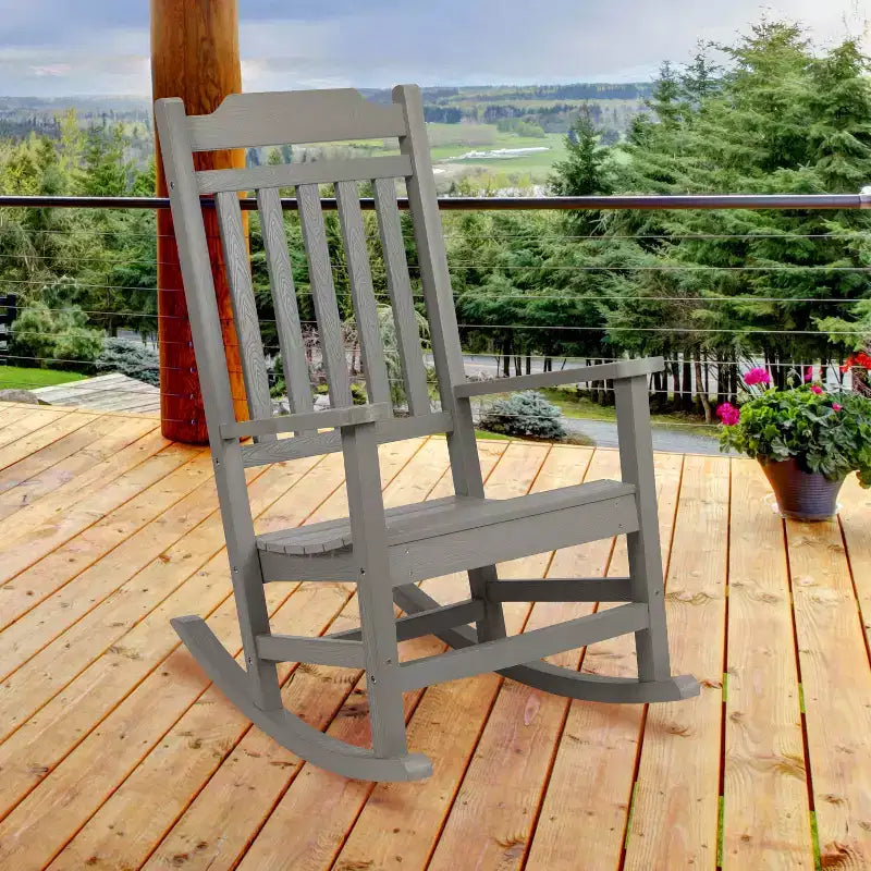 Fauteuil à bascule Emma et Oliver tout temps en faux bois - Meubles de patio et de jardin