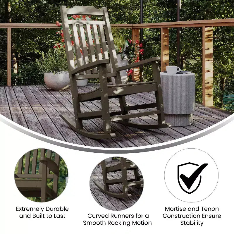 Fauteuil à bascule Emma et Oliver tout temps en faux bois - Meubles de patio et de jardin