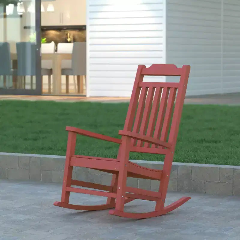 Fauteuil à bascule Emma et Oliver tout temps en faux bois - Meubles de patio et de jardin