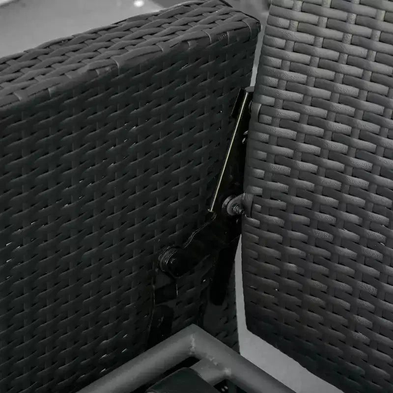 Fauteuil inclinable en rotin synthétique Outsunny avec pivotement à 360°, coussin moelleux, chaise longue pour patio, jardin, cour arrière