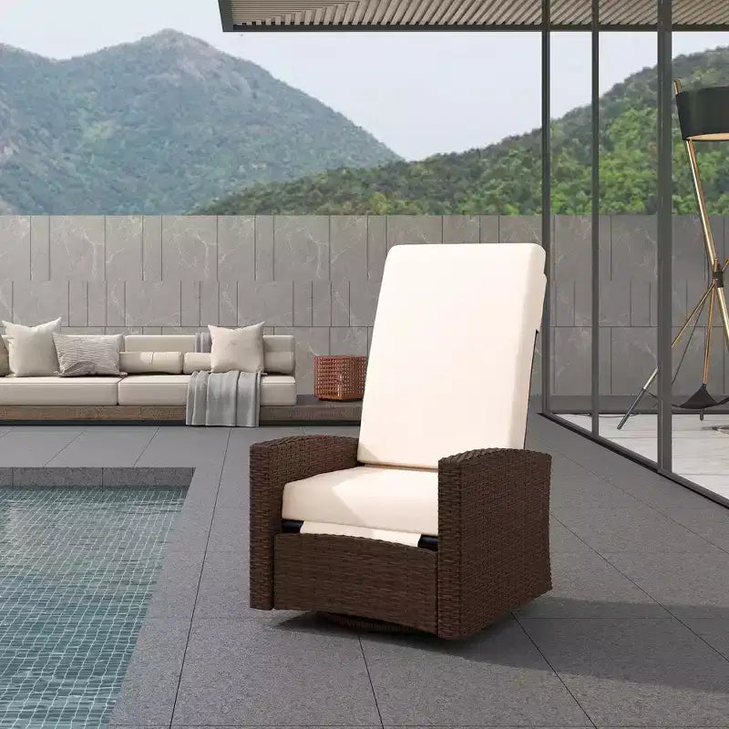 Fauteuil inclinable en rotin synthétique Outsunny avec pivotement à 360°, coussin moelleux, chaise longue pour patio, jardin, cour arrière