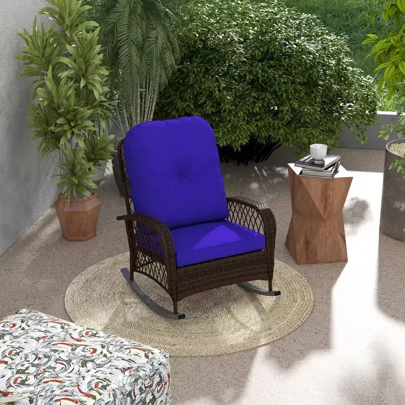 Fauteuil à bascule d'extérieur en osier Outsunny, fauteuil à bascule inclinable en rotin PE pour terrasse avec coussin moelleux, pour jardin, cour arrière, porche