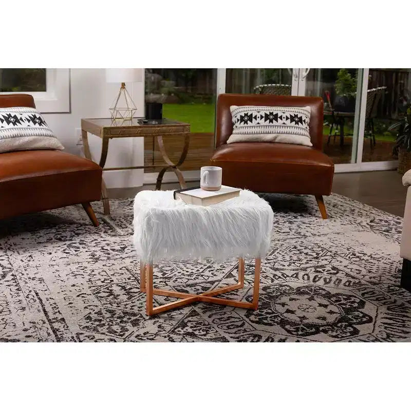 Tabouret/Pouffe Repose-Pieds Rectangulaire en Fausse Fourrure Blanche avec Pieds Dorés BirdRock Home