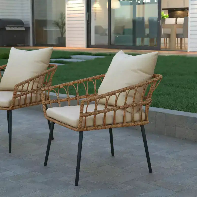 Chaises de patio Bohème en rotin naturel Emma et Oliver avec conception à tissage ouvert et coussins moelleux amovibles pour l'intérieur et l'extérieur