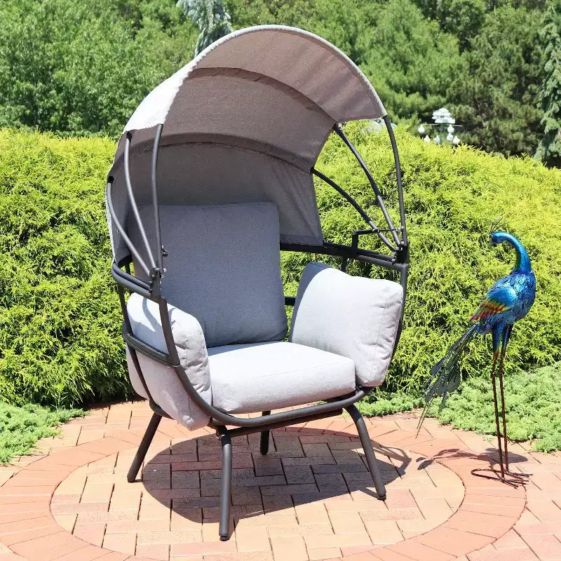 Chaise longue de luxe moderne Sunnydaze avec pare-soleil rétractable - Structure en aluminium thermolaqué avec coussins et auvent en polyester