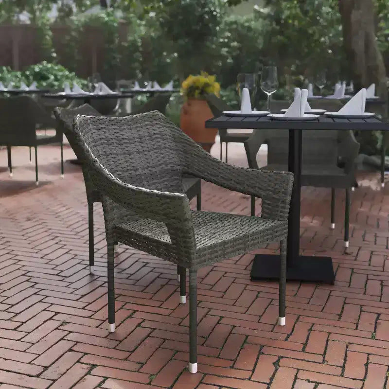 Chaise de terrasse empilable Flash Furniture Ethan de qualité commerciale, chaise de salle à manger de terrasse en rotin PE tout temps