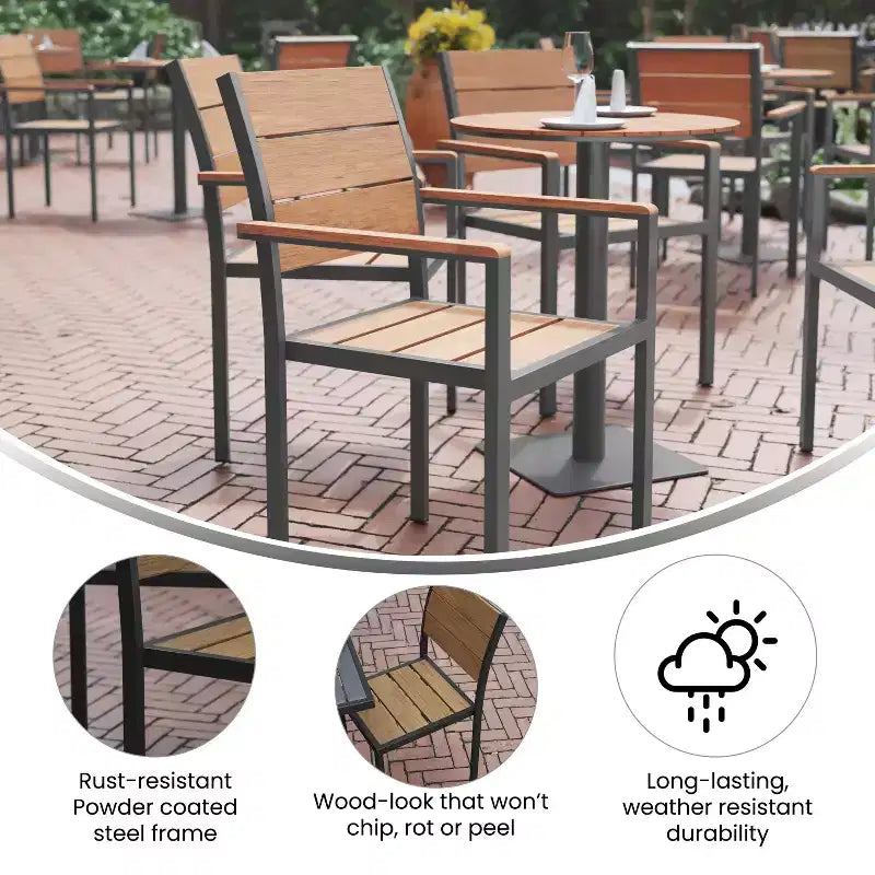 Chaise de patio commerciale Flash Furniture Finch avec accoudoirs, chaise d'appoint empilable avec lattes en faux teck et cadre en métal