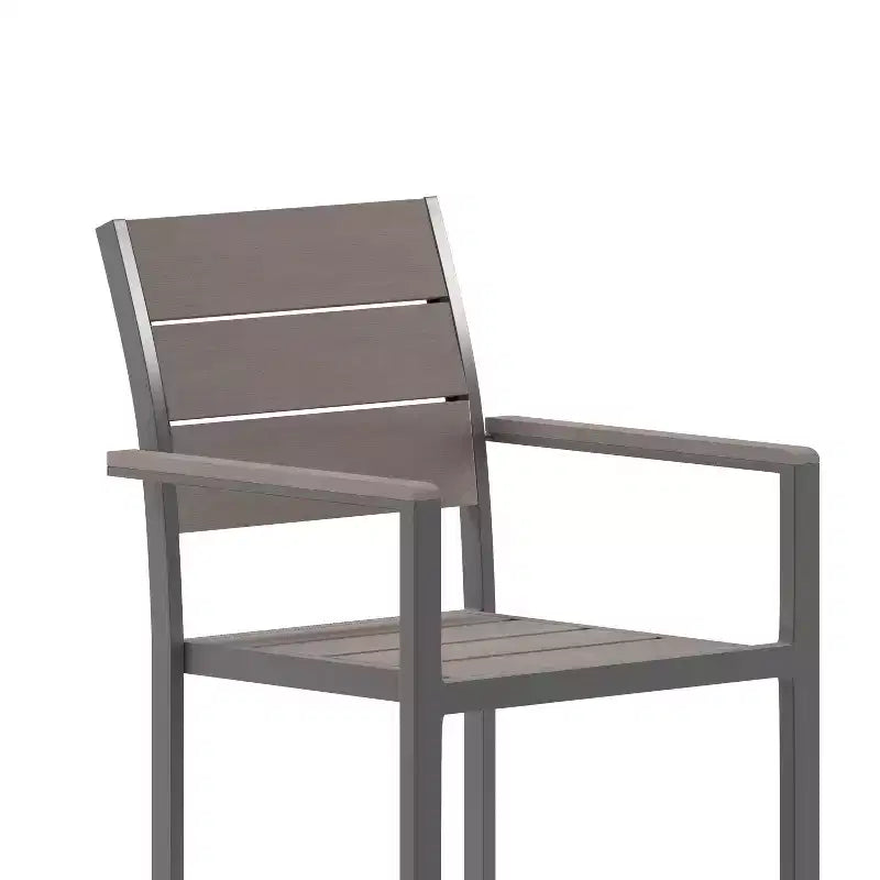 Chaise de patio commerciale Flash Furniture Finch avec accoudoirs, chaise d'appoint empilable avec lattes en faux teck et cadre en métal