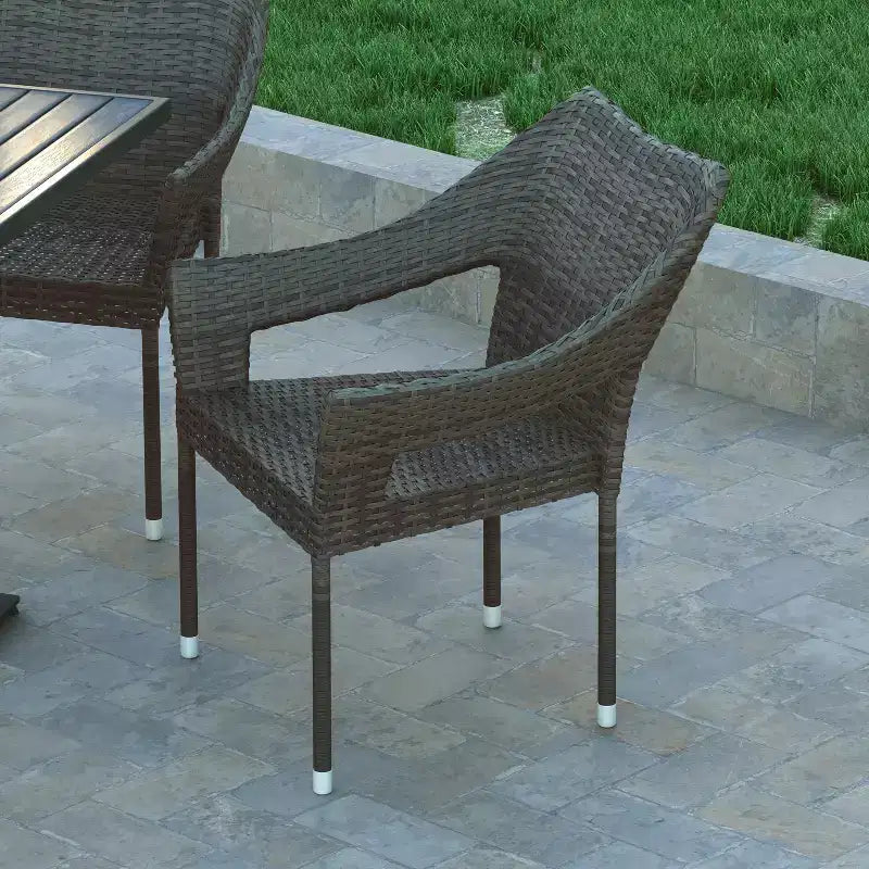 Chaise de salle à manger empilable Emma et Oliver pour l'intérieur et l'extérieur, avec structure en acier et rotin PE résistant aux intempéries