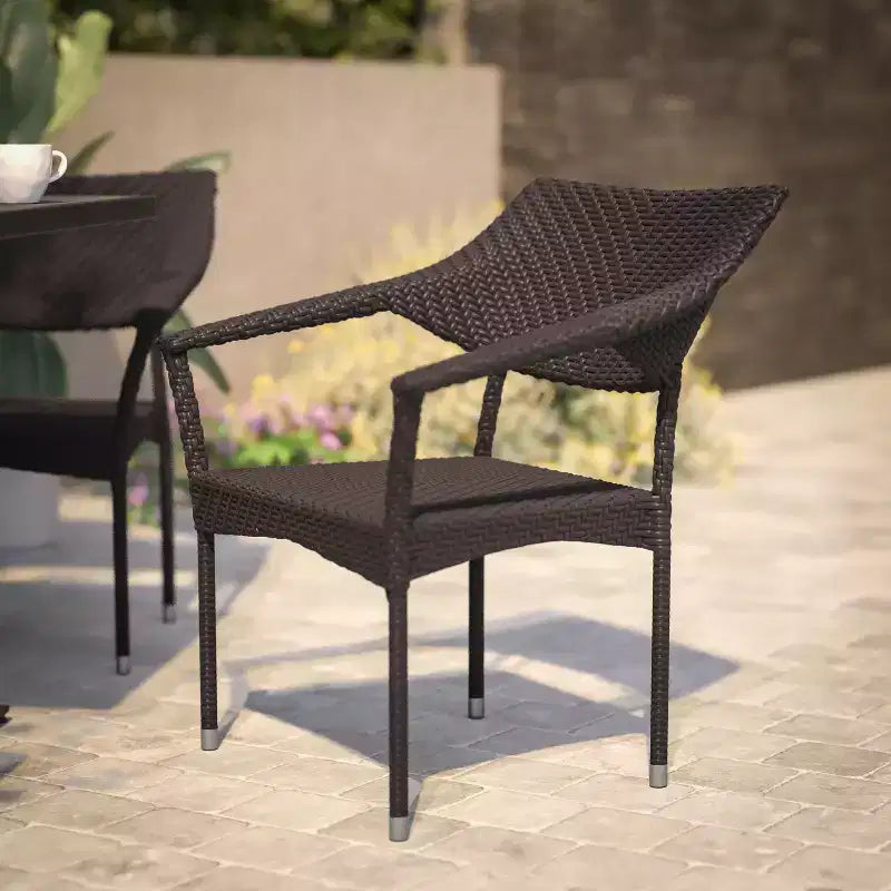 Chaise de patio empilable de qualité commerciale Flash Furniture Jace, chaise de salle à manger de patio en rotin PE tout temps