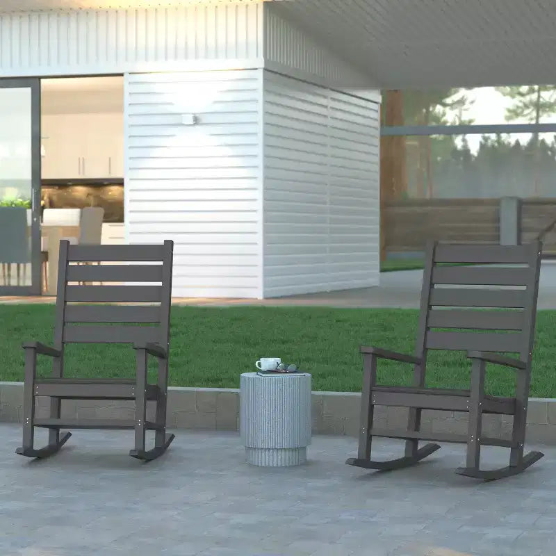 Emma et Oliver – Lot de 2 fauteuils à bascule contemporains en PEHD résistant aux intempéries pour l'intérieur et l'extérieur