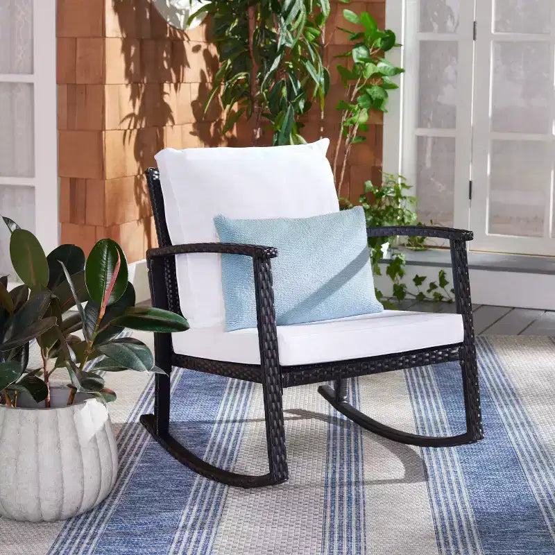 Fauteuil à bascule Daire pour intérieur/extérieur - PAT7721 - Safavieh