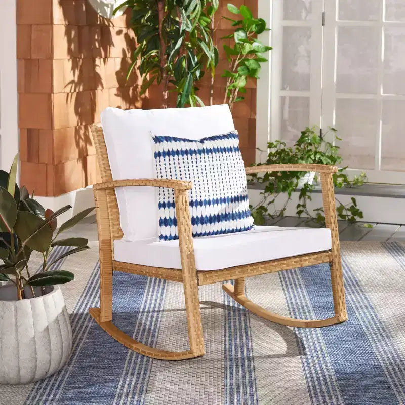 Fauteuil à bascule Daire pour intérieur/extérieur - PAT7721 - Safavieh