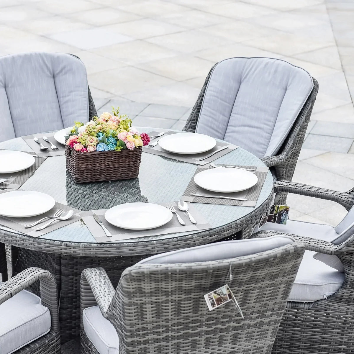 Ensemble de salle à manger rond 7 pièces en rotin tressé d'extérieur avec coussins par Moda Furnishings