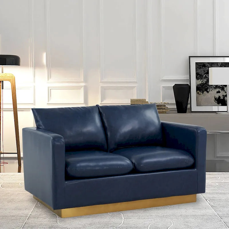 Causeuse en cuir moderne LeisureMod Nervo avec base et coussins dorés - 55,9
