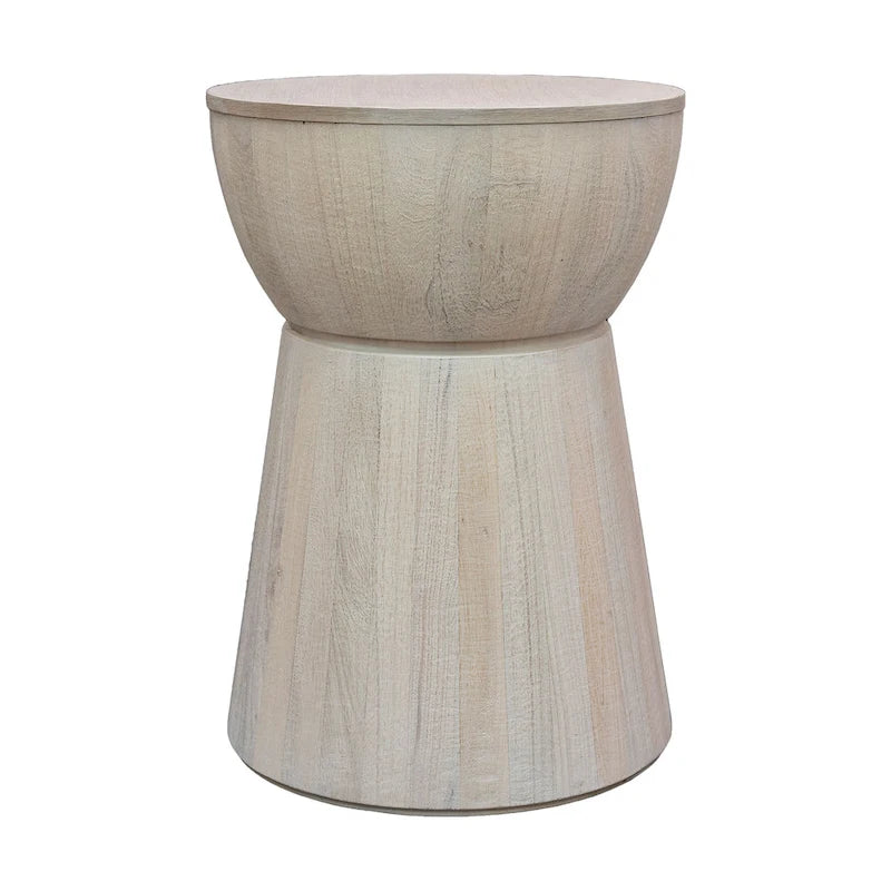 Table d'appoint sculptée en bois par East at Main