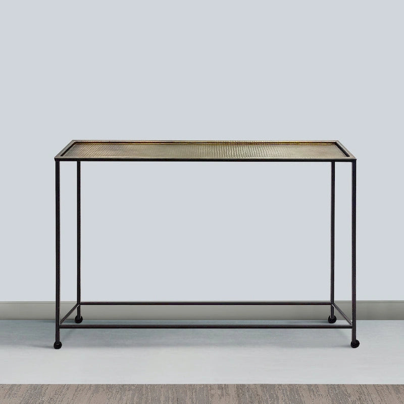 Console et table basse Aurélia 48 po, plateau martelé artisanal en bronze antique, cadre en fer noir industriel