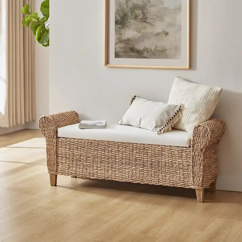 Banc de rangement en rotin de style bohème-ferme Bab avec motifs sculptés creux par HULALA HOME