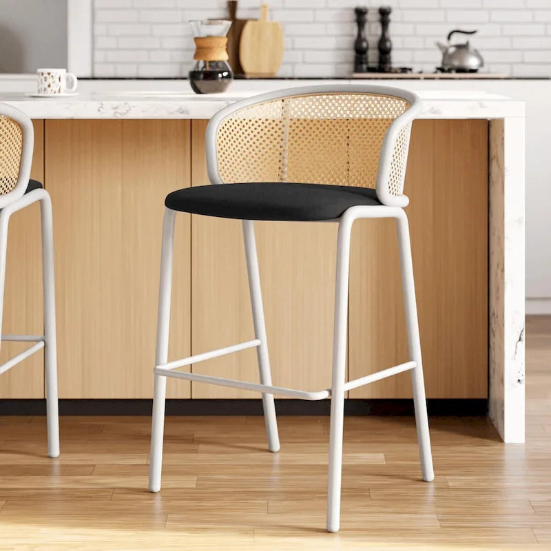 Tabouret de bar Ervilla LeisureMod avec cadre en acier thermolaqué blanc, lot de 2 - 37