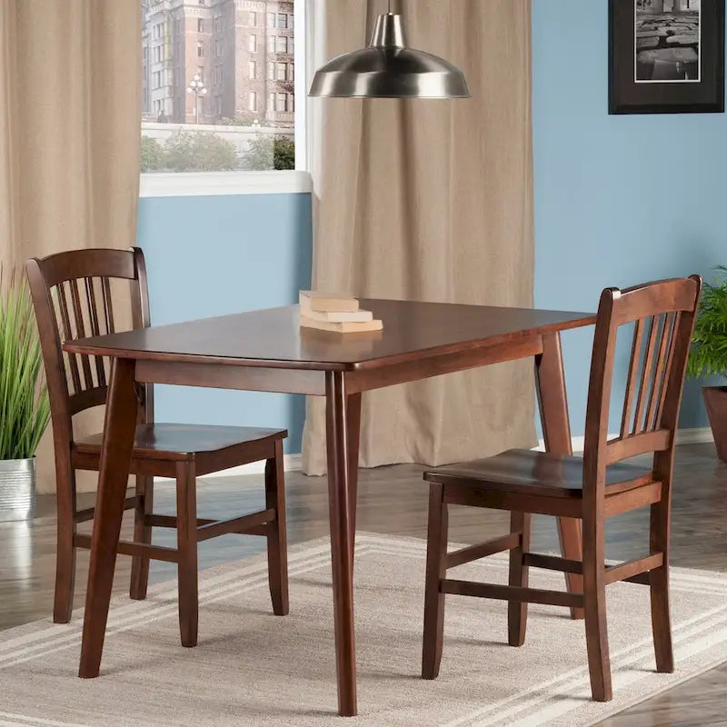 Table à manger Shaye avec chaises à dossier ajouré