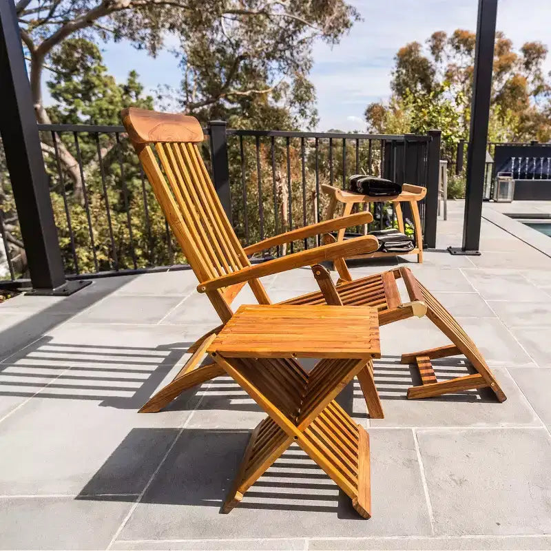 Chaise longue d'extérieur en teck huilé avec repose-pieds - modèle nordique