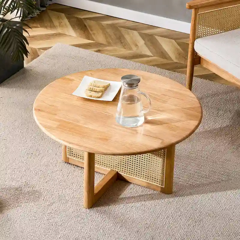 table basse en bois avec accents en rotin synthétique