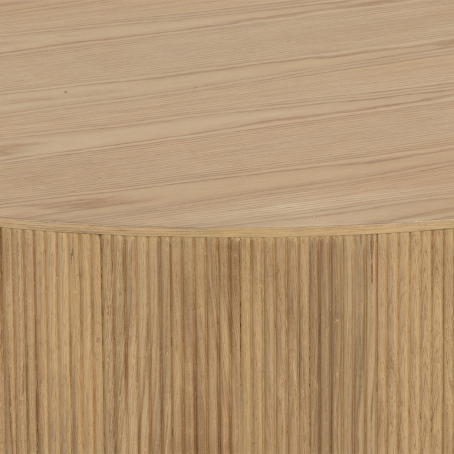 Table basse en chêne rustique avec façades cannelées | Finition or brossé