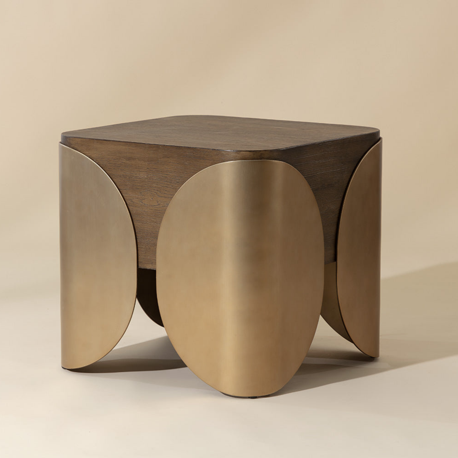 Modern Fibre-Reinforced Concrete Side Table with Sculptural, Round - Outdoor | Powder-Coated Finish