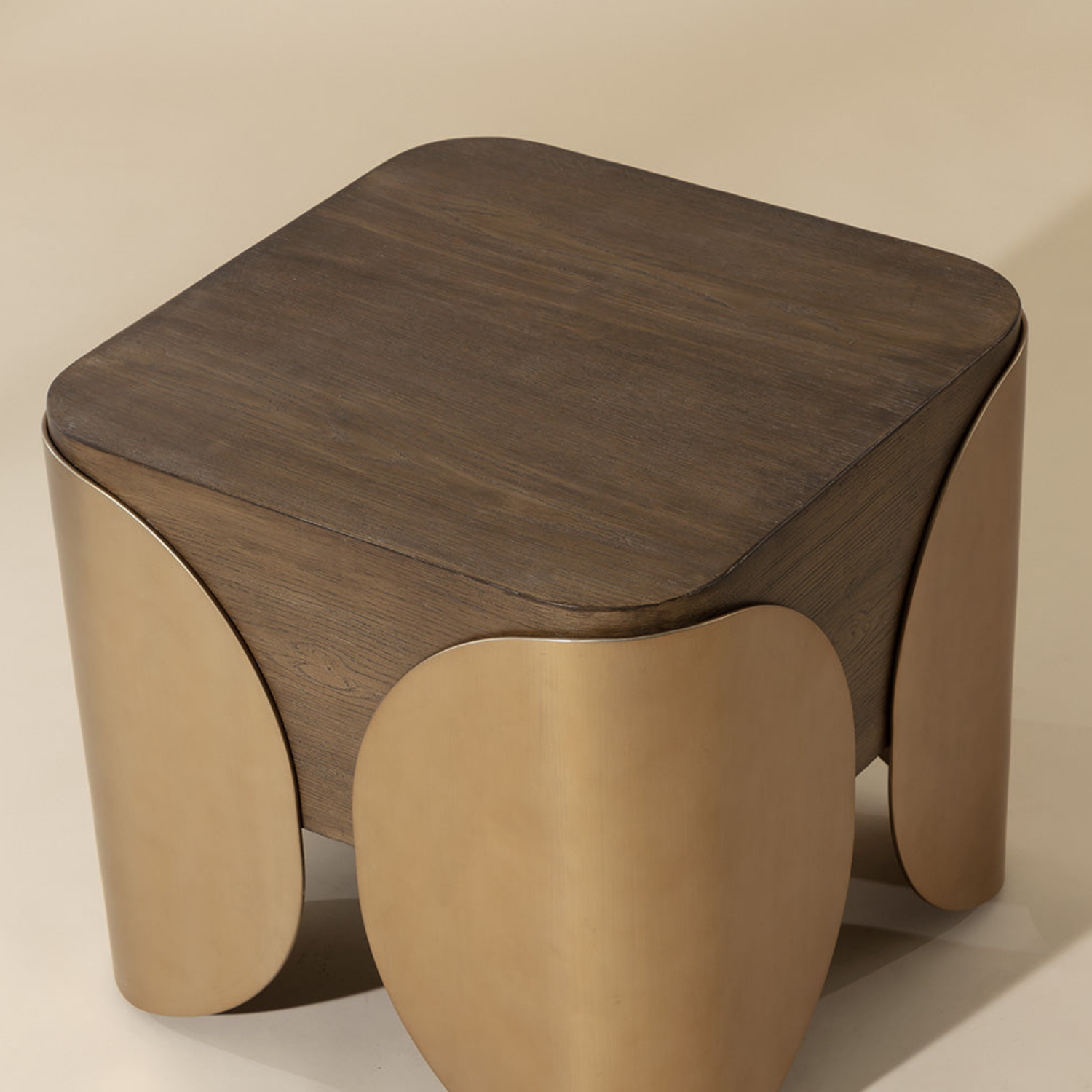 Modern Fibre-Reinforced Concrete Side Table with Sculptural, Round - Outdoor | Powder-Coated Finish