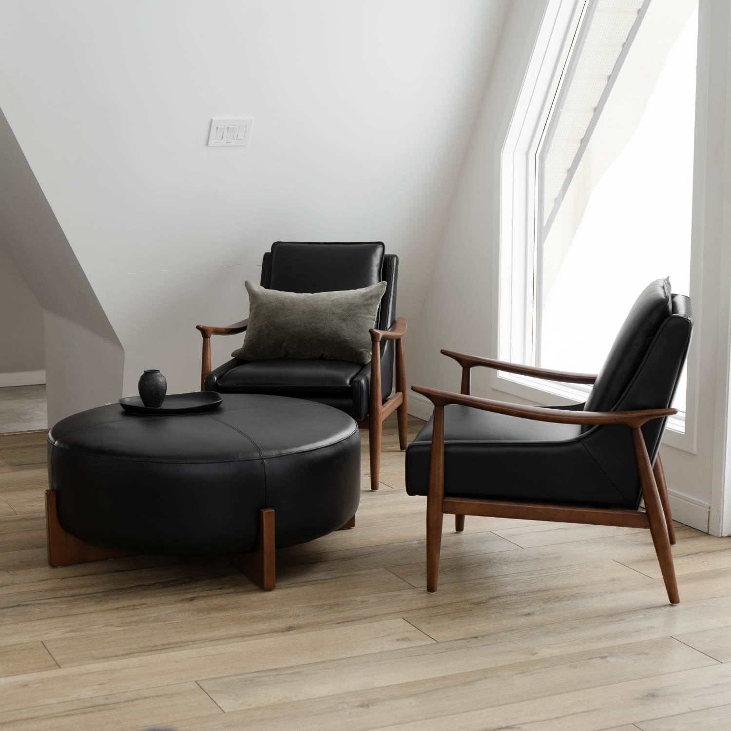 Mid-Century Leather Lounge Chair