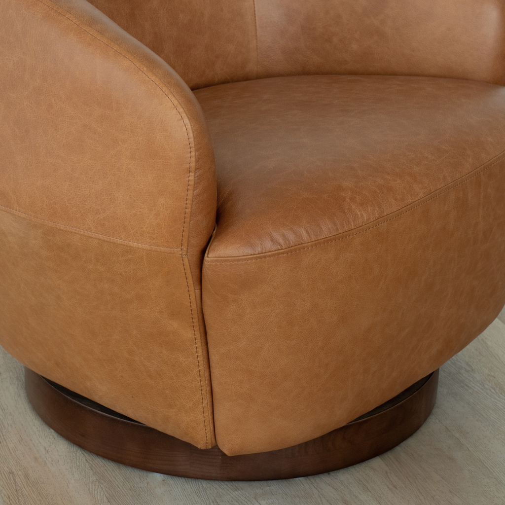 Classic Leather Lounge Chair with Swivel, Round | Distressed Finish