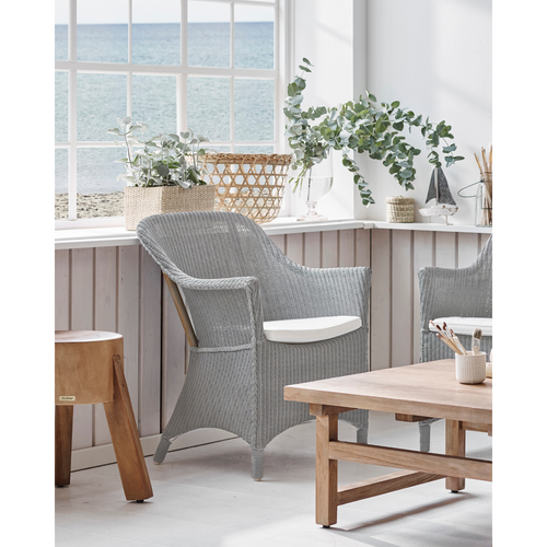 Classic Rattan Lounge Chair
