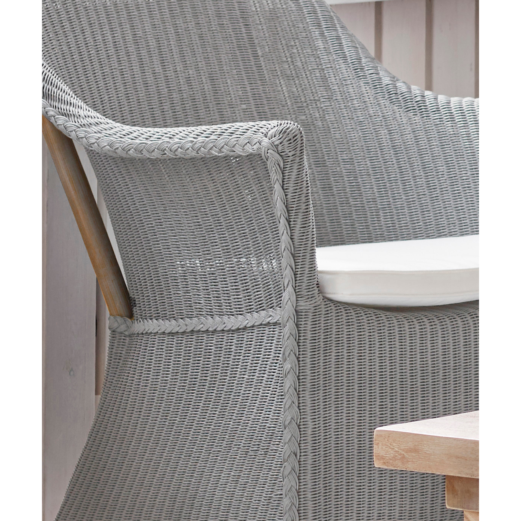 Classic Rattan Lounge Chair with Woven | Matte Finish